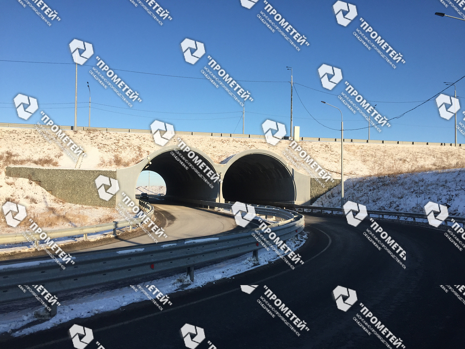 Завершили строительство арки на трассе Тюмень - Омск